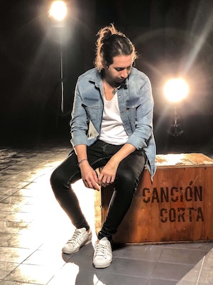 Dlue en estudio para canción corta